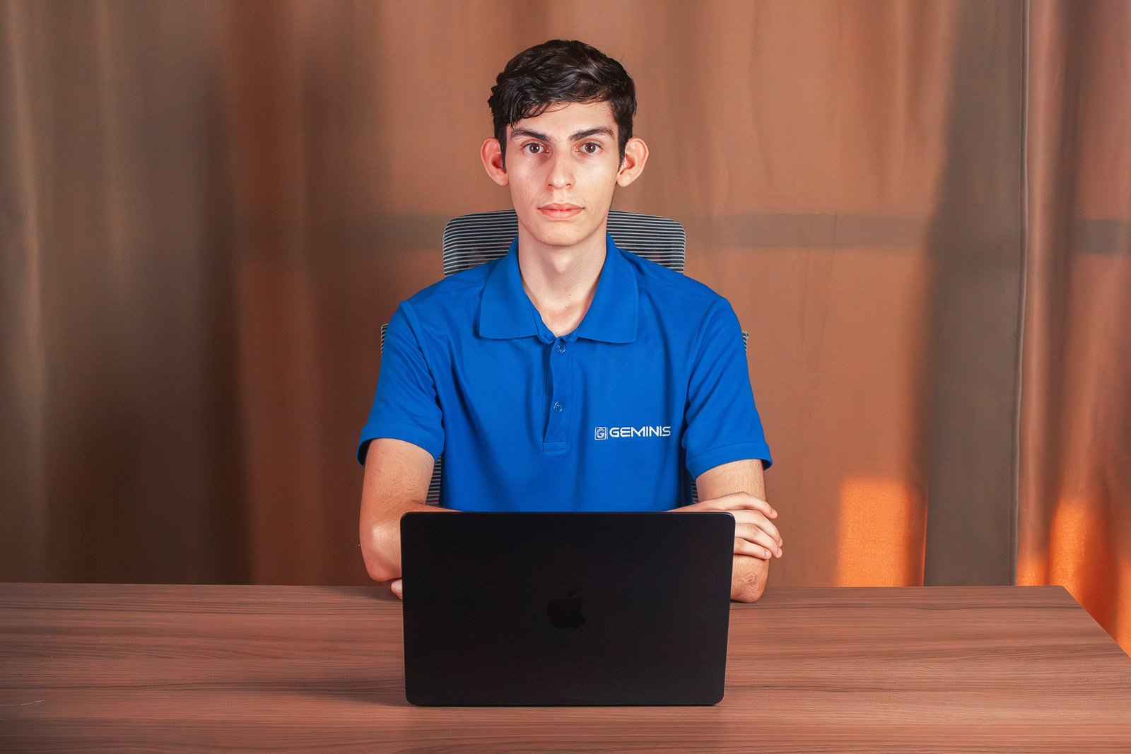 Retrato de um estagiário da empresa